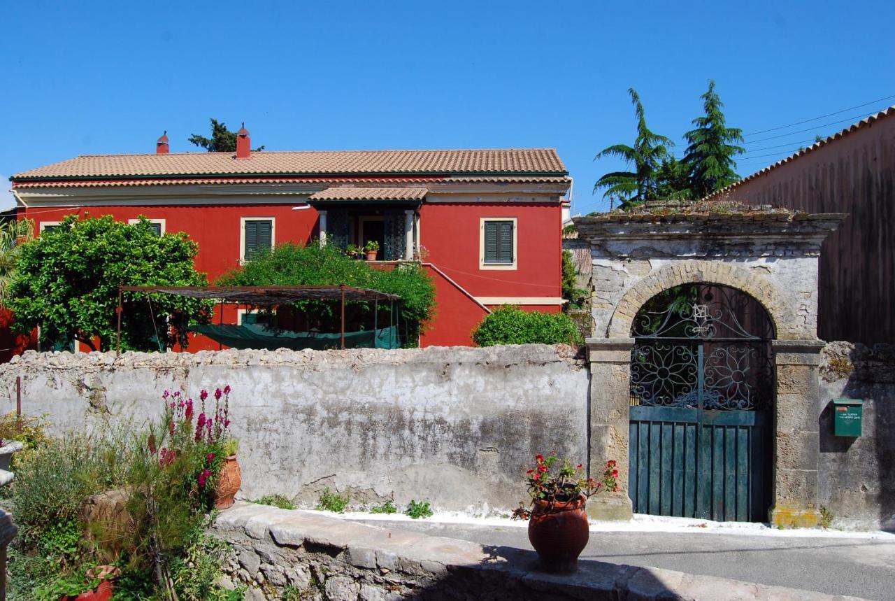 Yangos Traditional Home Kouramádes Exteriér fotografie